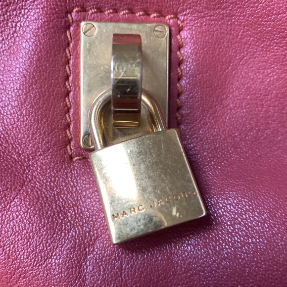 REDUCED Marc Jacobs shoulder hobo dark raspberry leather. Like new ! - Picture 7 of 9